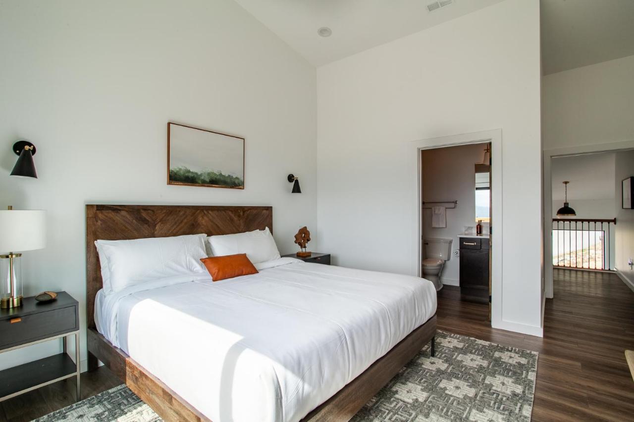 סביירוויל 3 Pines Lodges Luxury Mountain View Hot Tub מראה חיצוני תמונה
