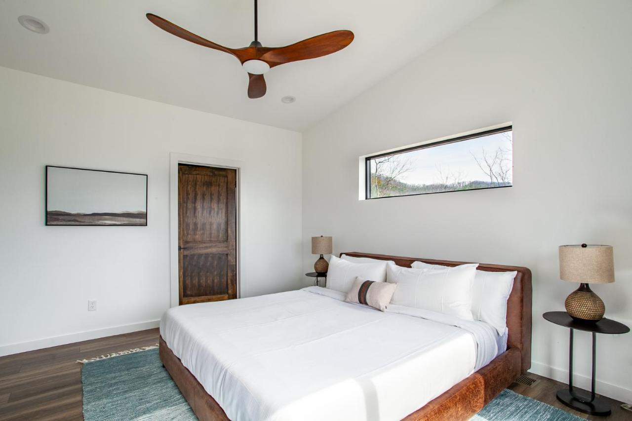 סביירוויל 3 Pines Lodges Luxury Mountain View Hot Tub מראה חיצוני תמונה