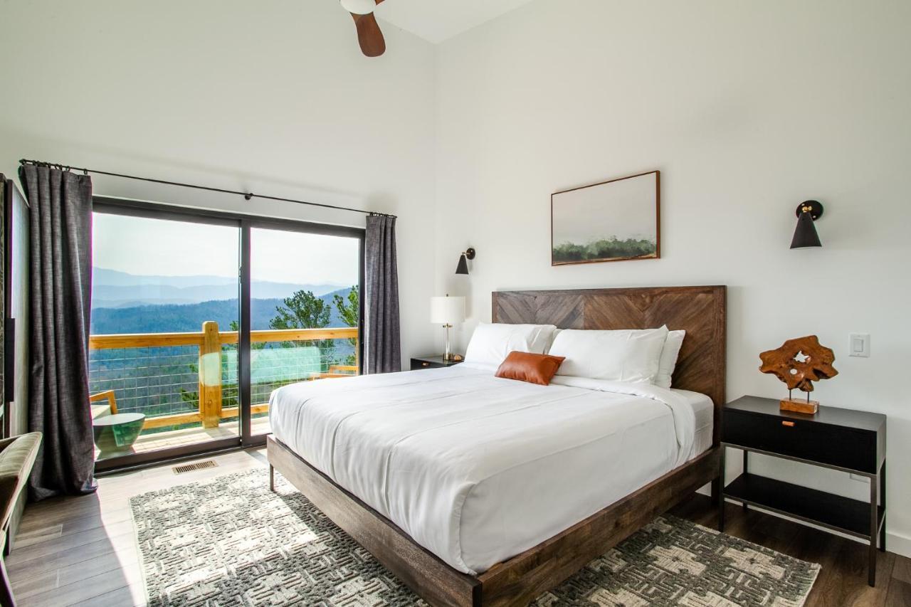 סביירוויל 3 Pines Lodges Luxury Mountain View Hot Tub מראה חיצוני תמונה